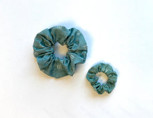 Load image into Gallery viewer, Mini Scrunchie - Topa Topa
